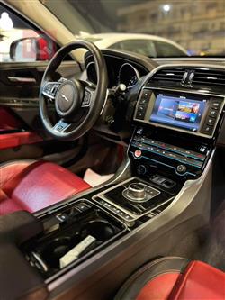 جاكوار XE
